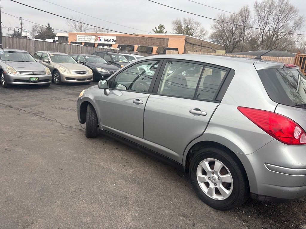 2009 Nissan Versa Image 6