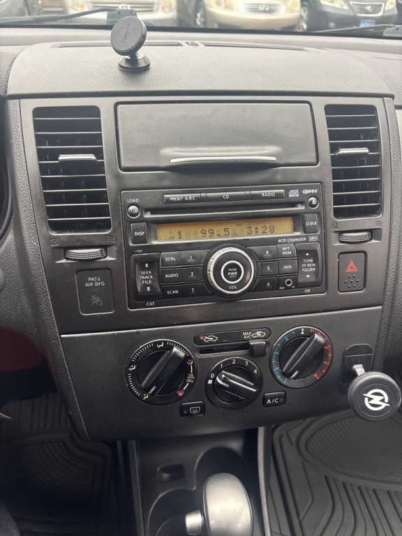 2009 Nissan Versa Image 18