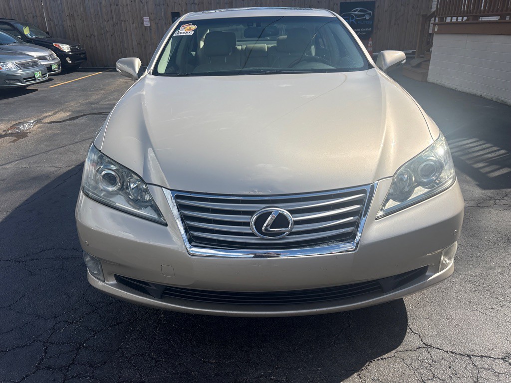 2010 Lexus ES Image 2