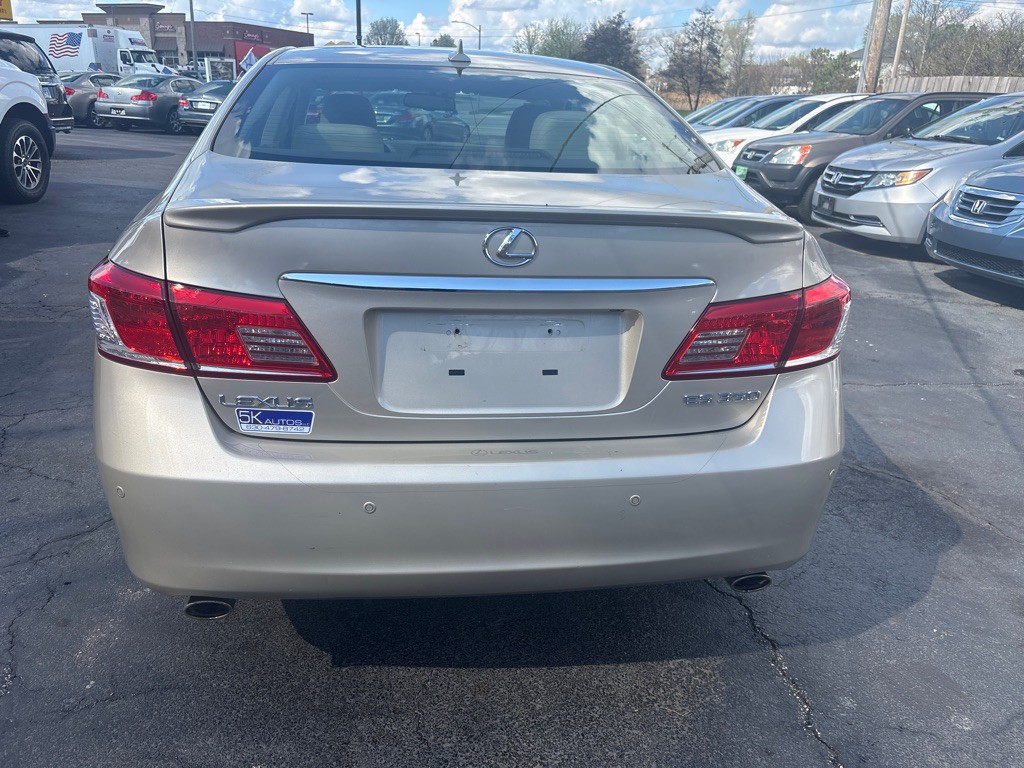 2010 Lexus ES Image 5
