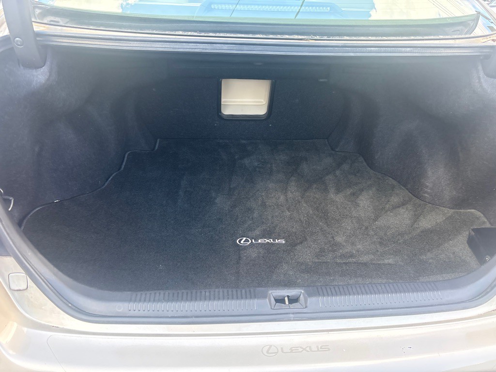 2010 Lexus ES Image 8