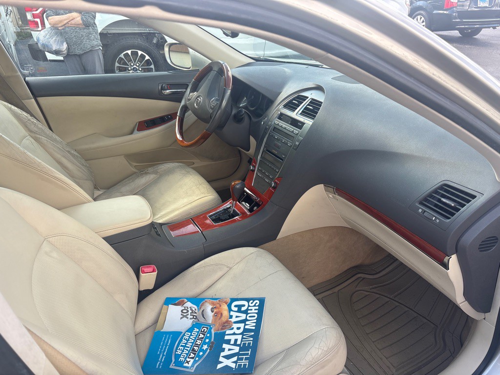 2010 Lexus ES Image 12