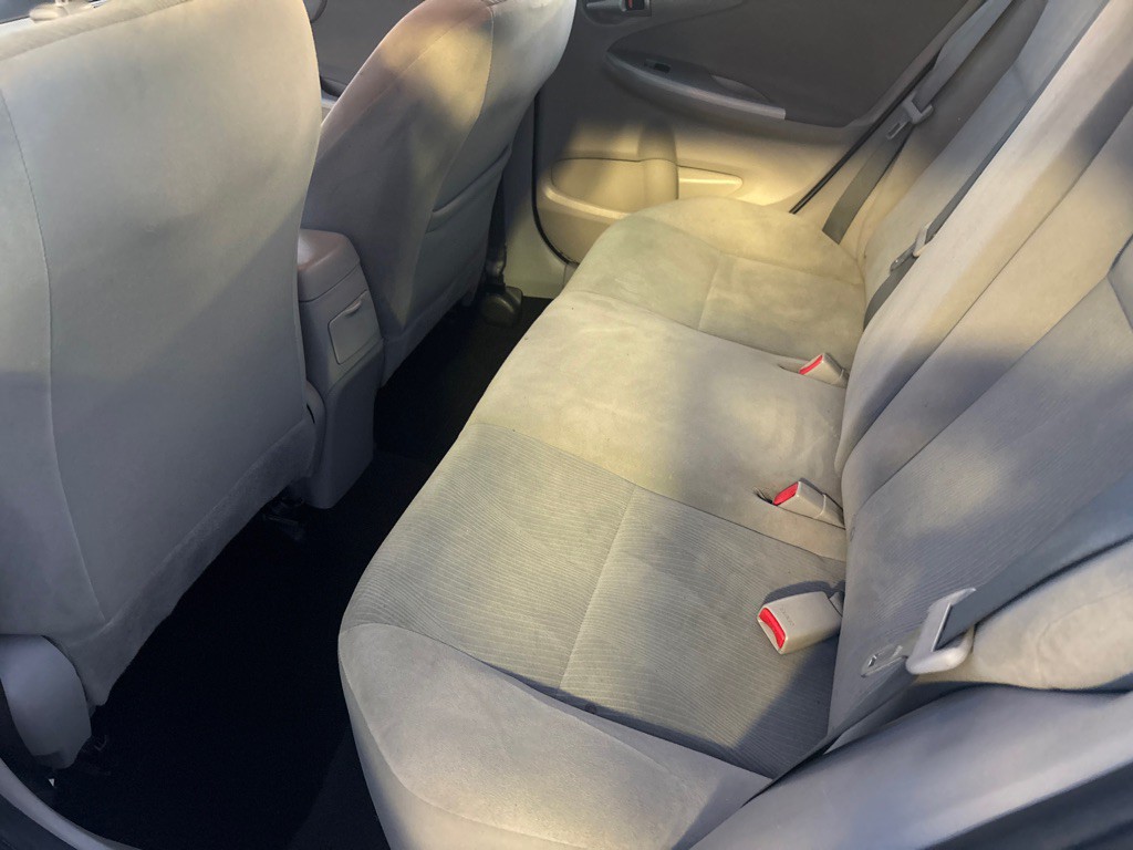 2013 Toyota Corolla Image 9