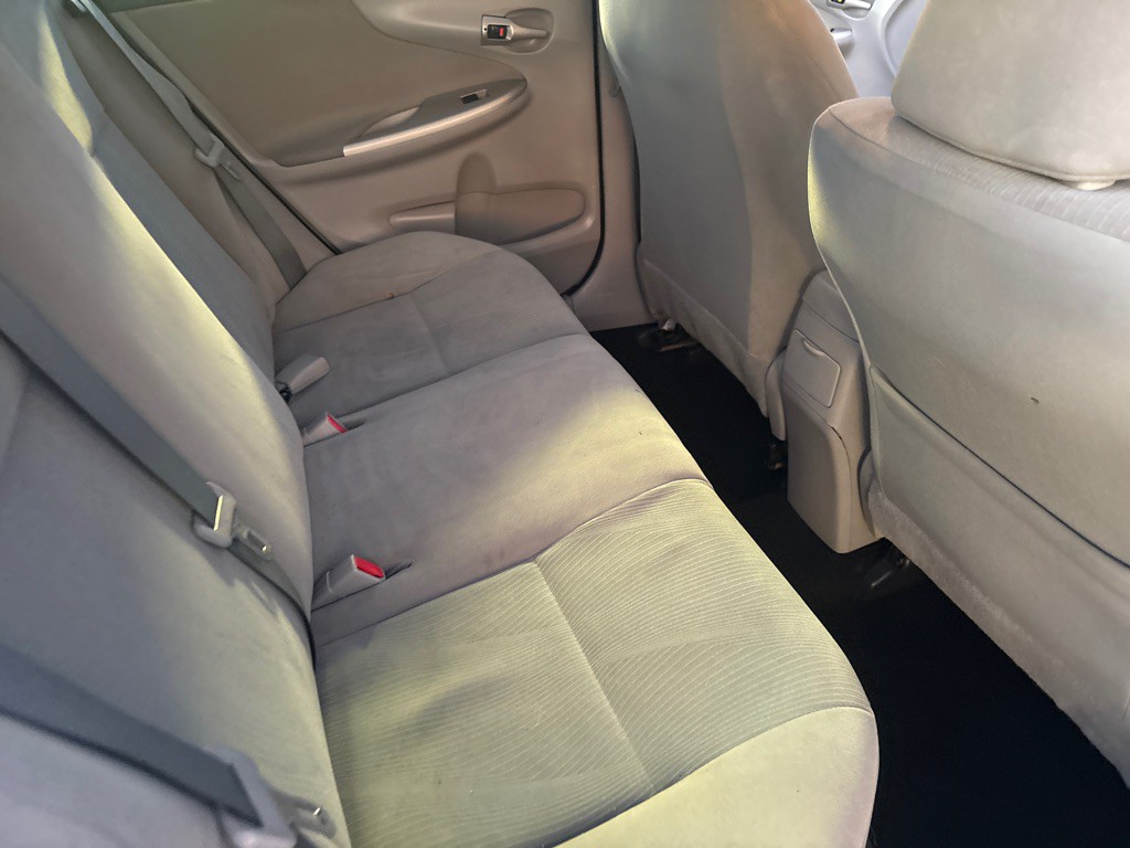 2013 Toyota Corolla Image 10