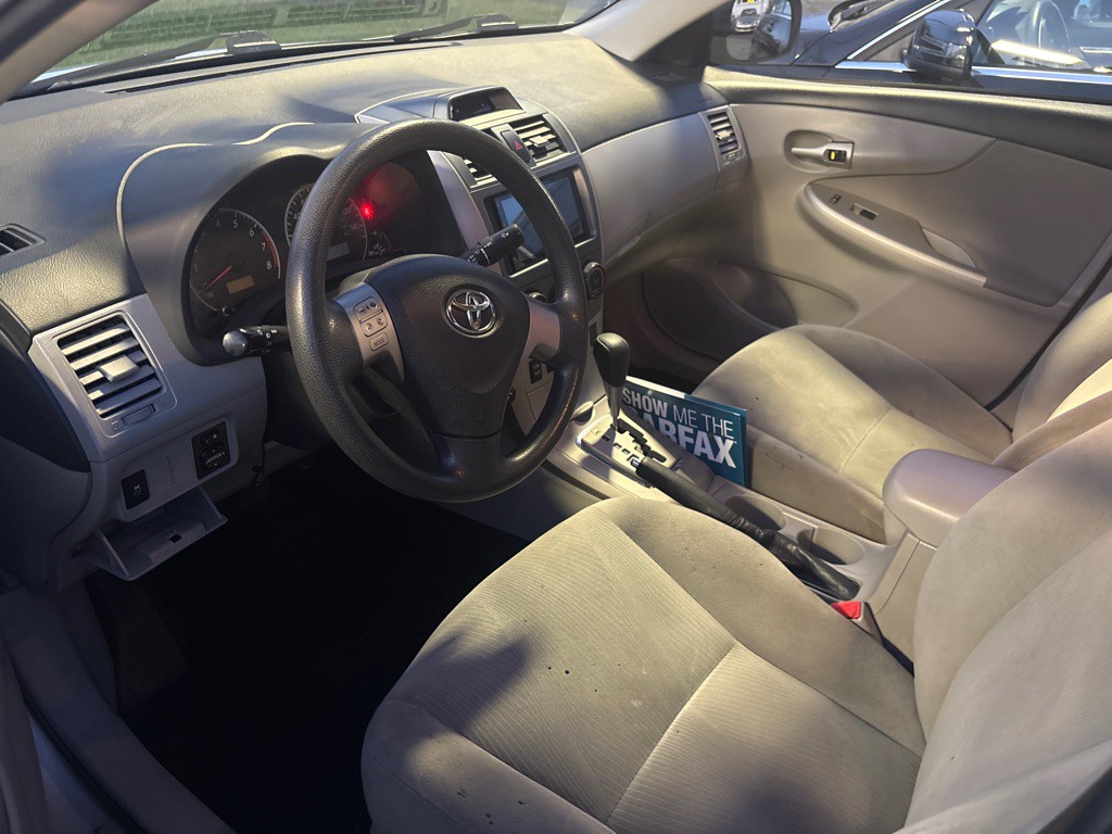 2013 Toyota Corolla Image 11