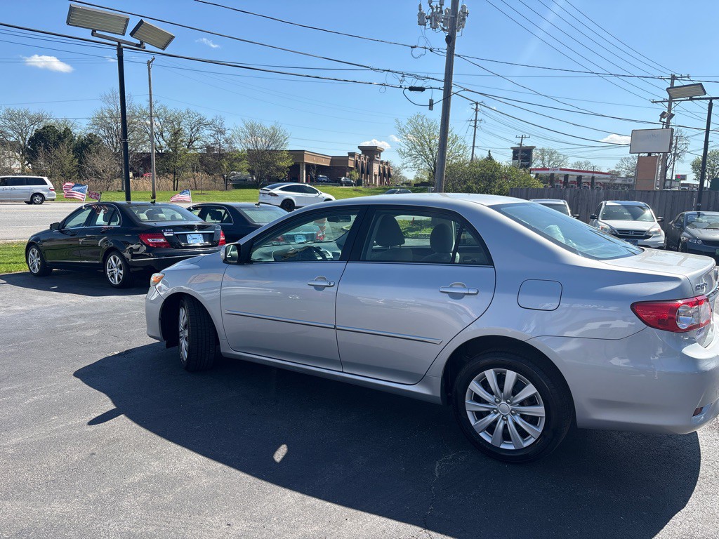 2013 Toyota Corolla Image 6