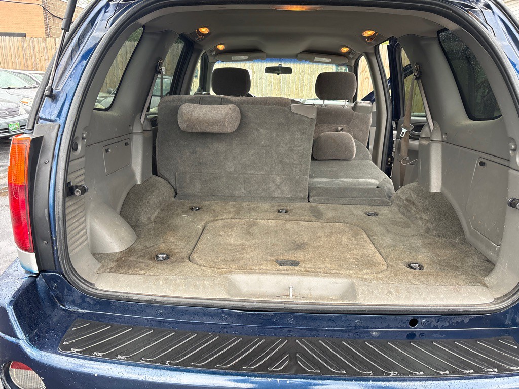 2004 GMC Envoy Image 9