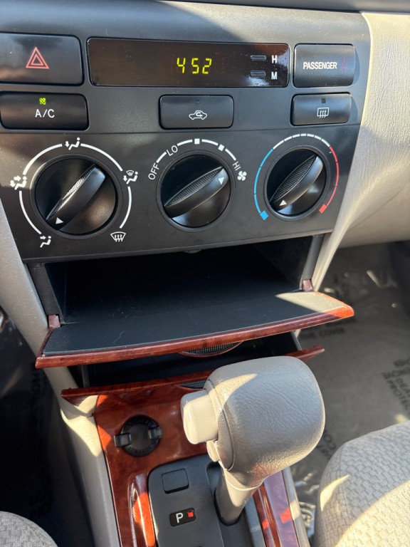 2003 Toyota Corolla Image 17