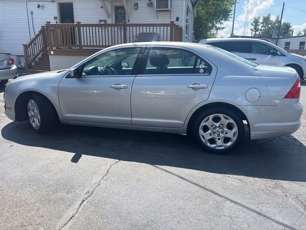 2010 Ford Fusion Image 5