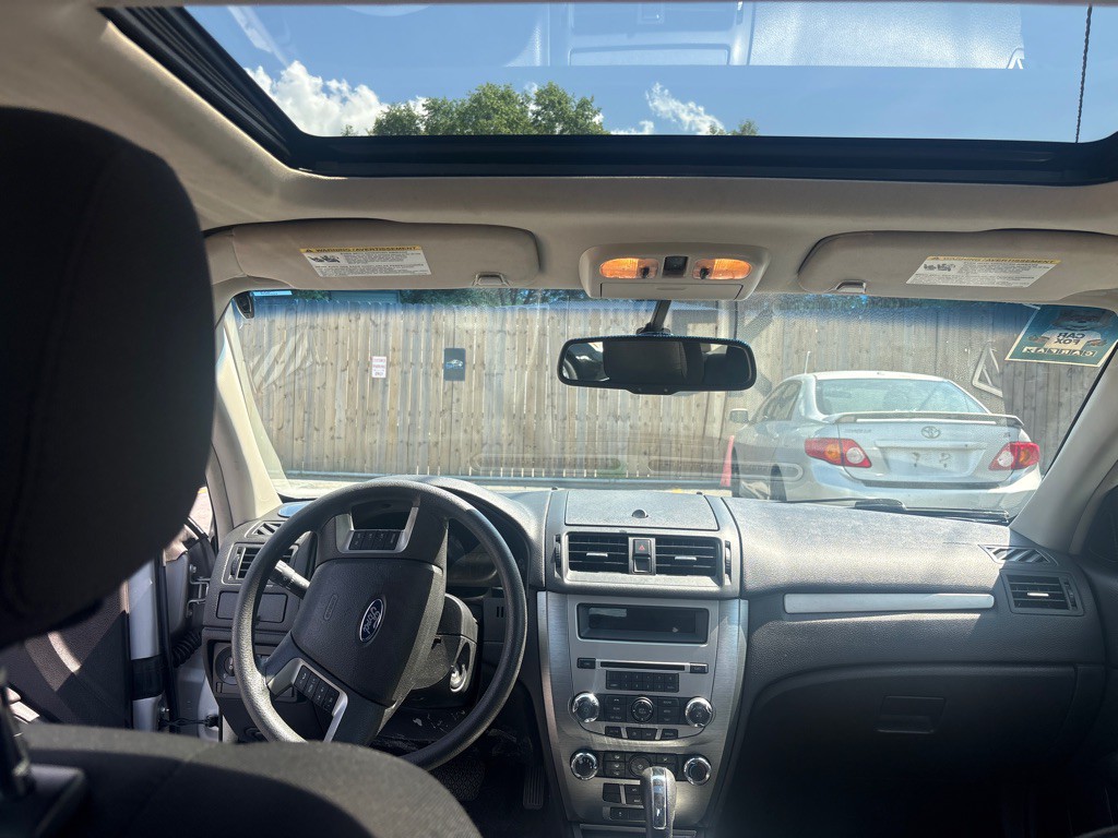 2010 Ford Fusion Image 12