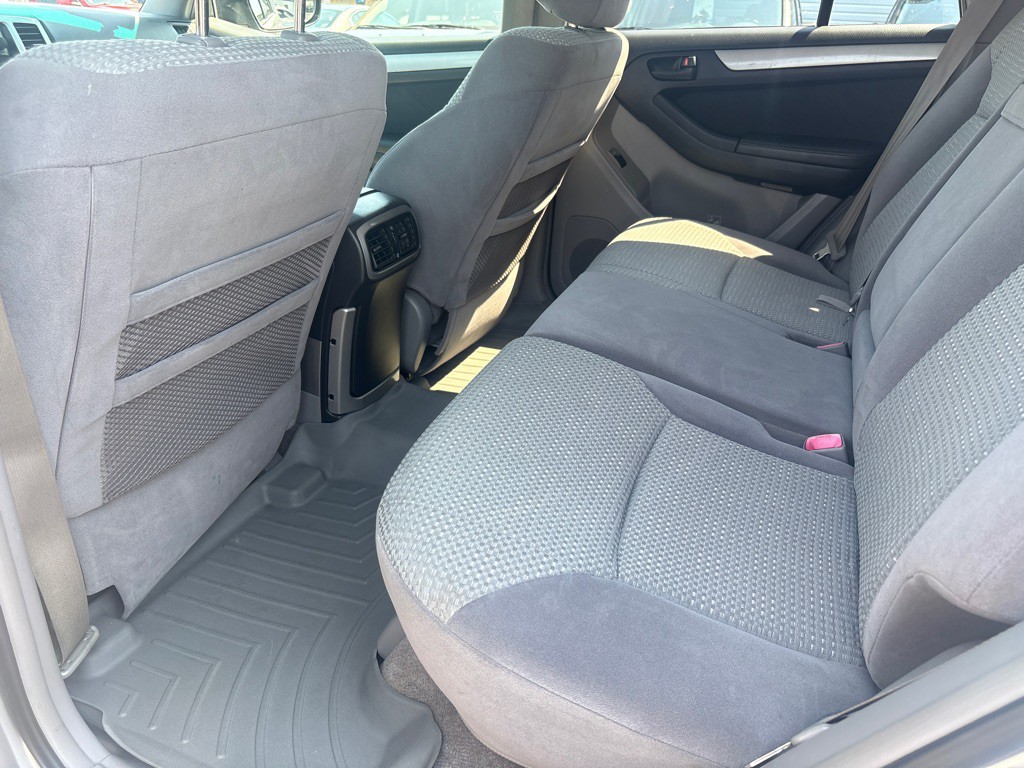 2005 Toyota 4Runner Image 12