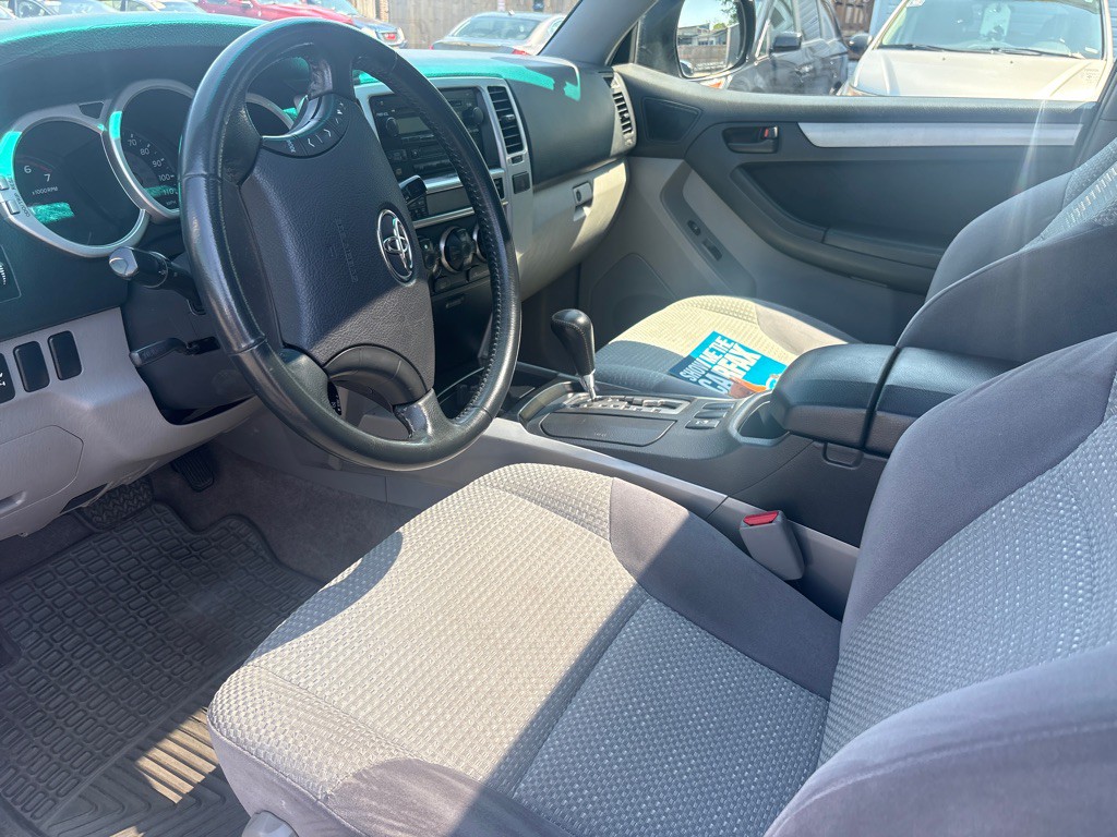 2005 Toyota 4Runner Image 16