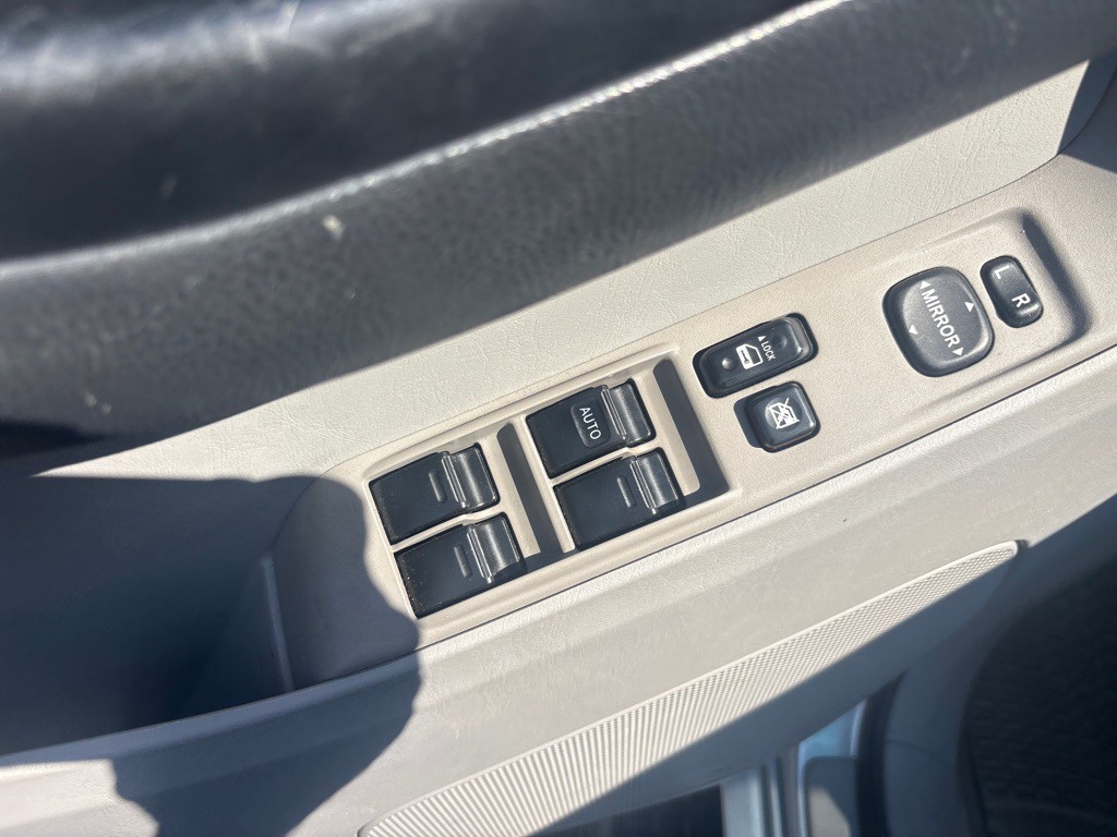 2005 Toyota 4Runner Image 17
