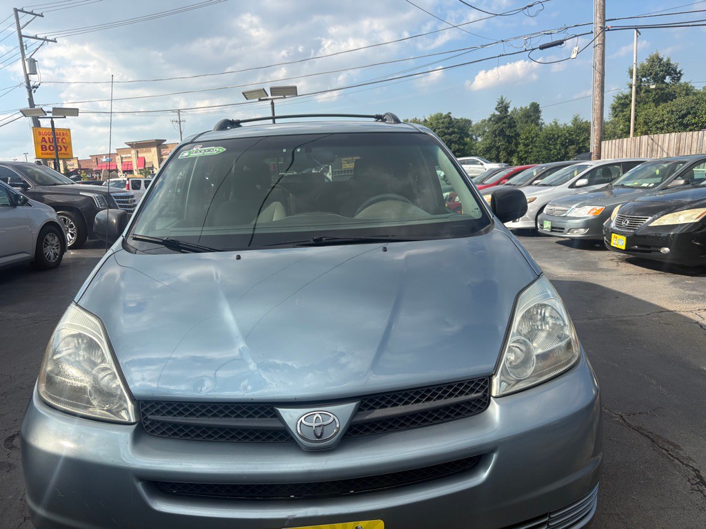 2005 Toyota Sienna Image 2