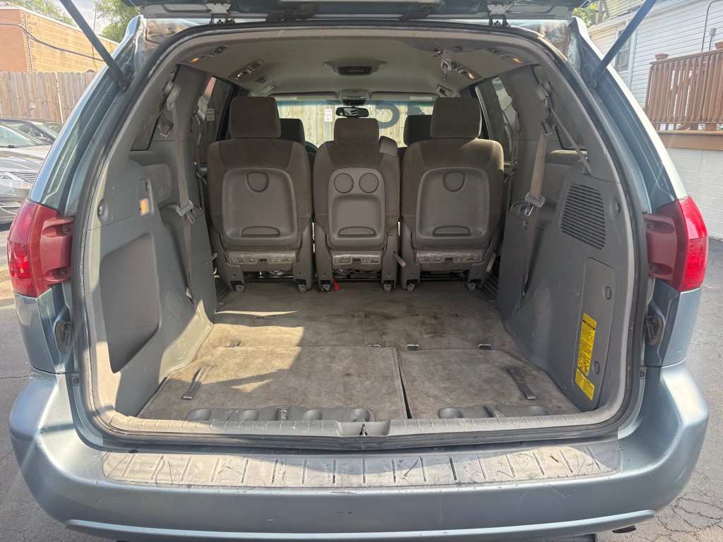 2005 Toyota Sienna Image 12