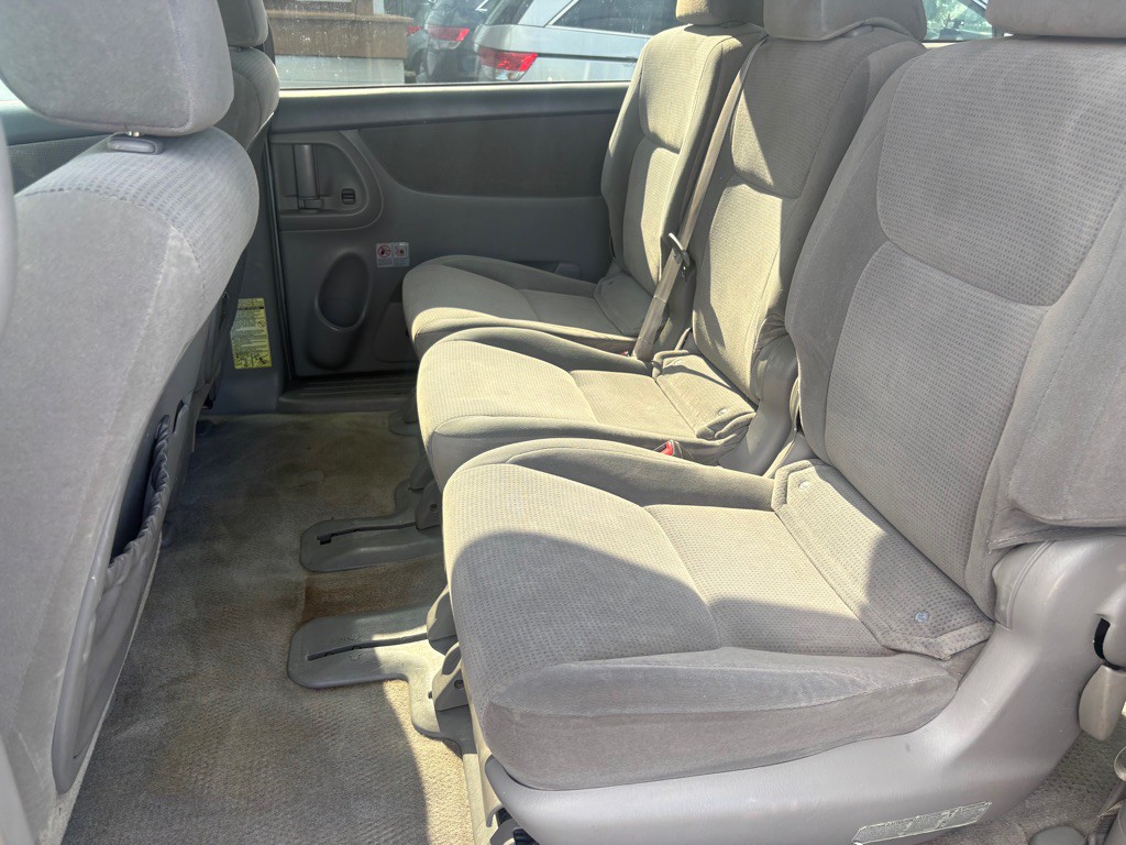 2005 Toyota Sienna Image 13