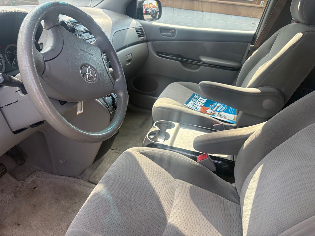 2005 Toyota Sienna Image 17