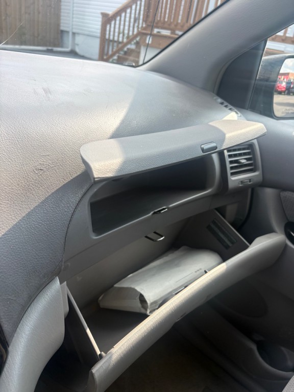 2005 Toyota Sienna Image 24
