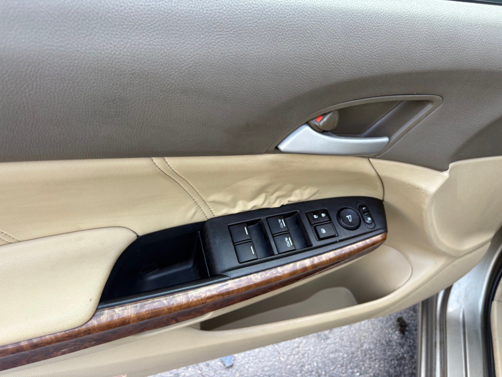 2009 Honda Accord Image 14