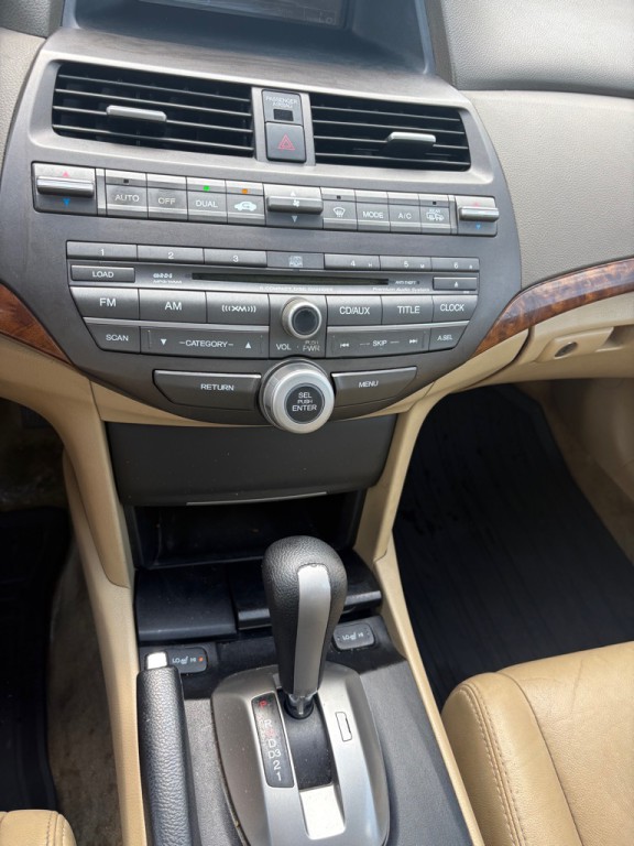 2009 Honda Accord Image 19