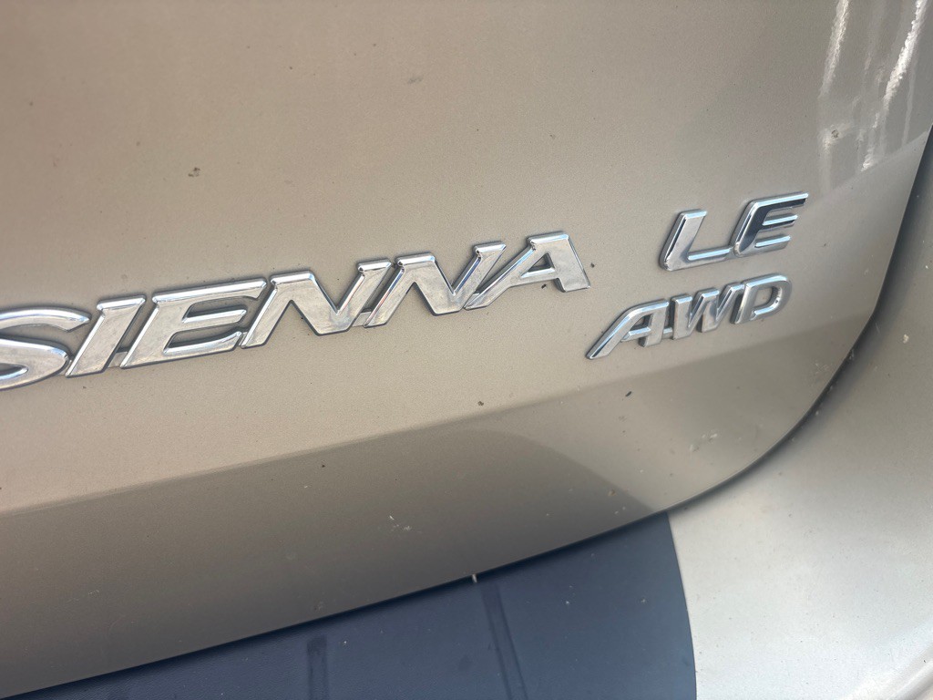 2004 Toyota Sienna Image 7