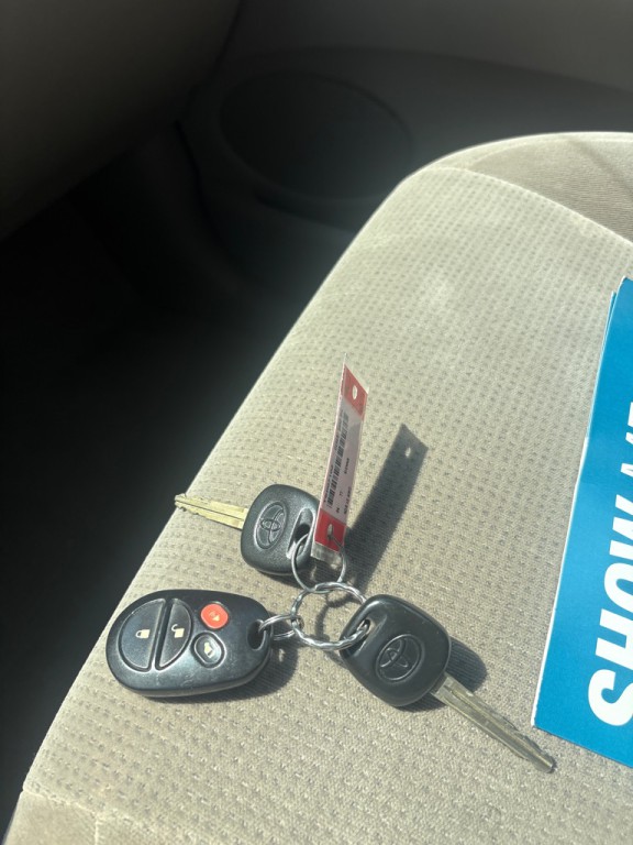 2004 Toyota Sienna Image 22