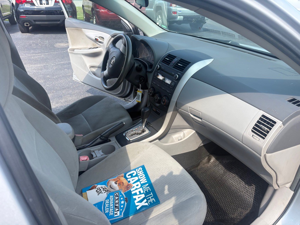 2010 Toyota Corolla Image 11