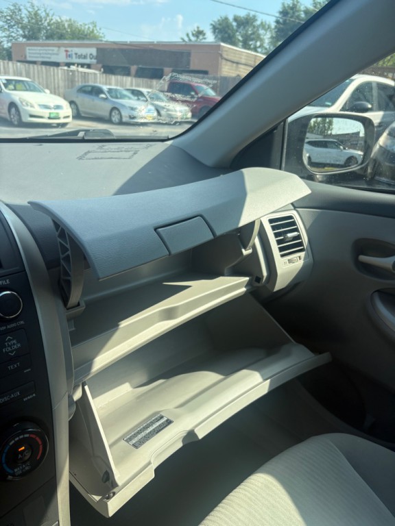 2010 Toyota Corolla Image 19