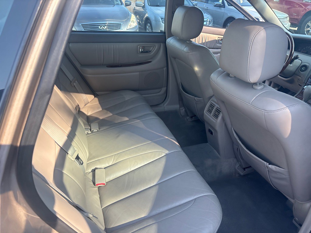 2004 Toyota Avalon Image 11