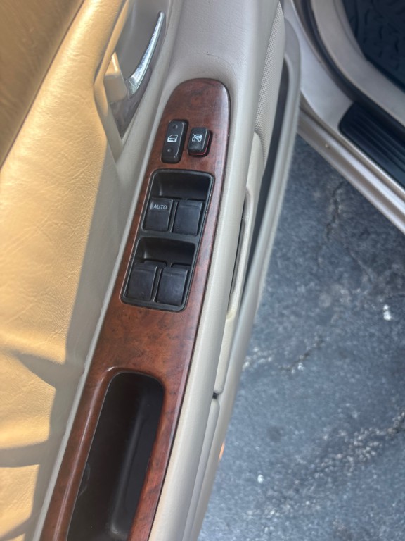2004 Toyota Avalon Image 15