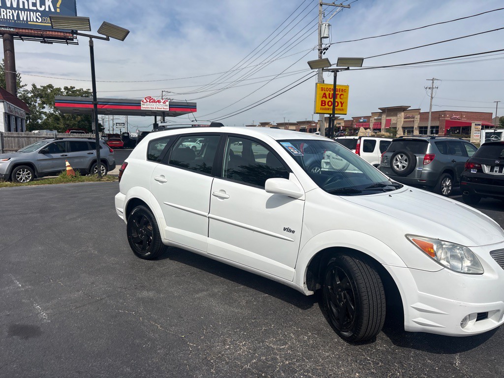 2005 Pontiac Vibe Image 3
