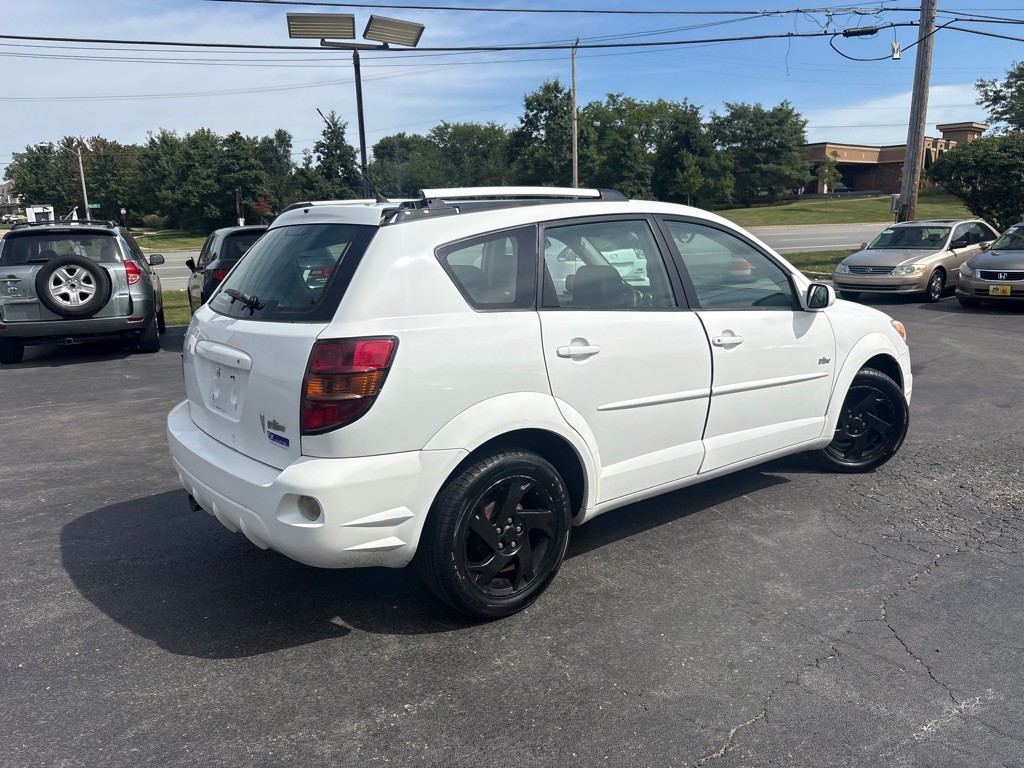 2005 Pontiac Vibe Image 4