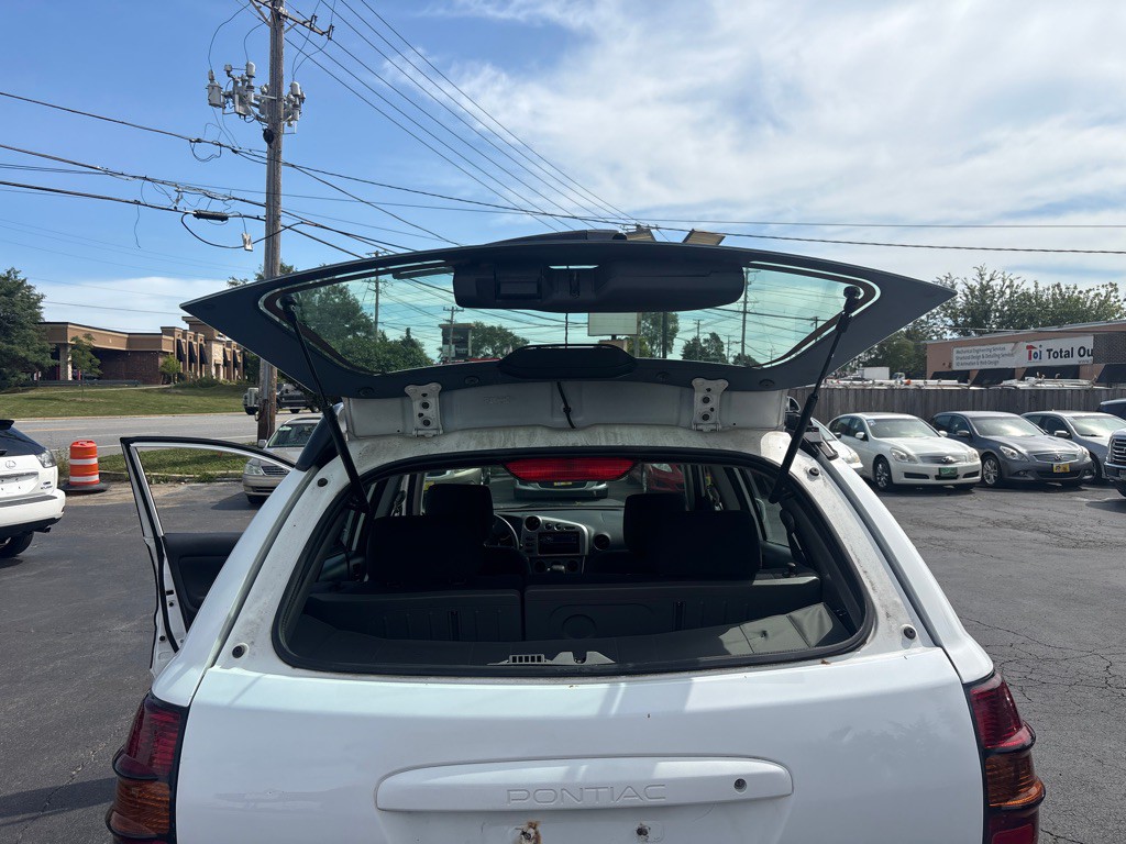 2005 Pontiac Vibe Image 10