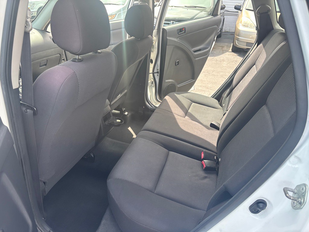 2005 Pontiac Vibe Image 12