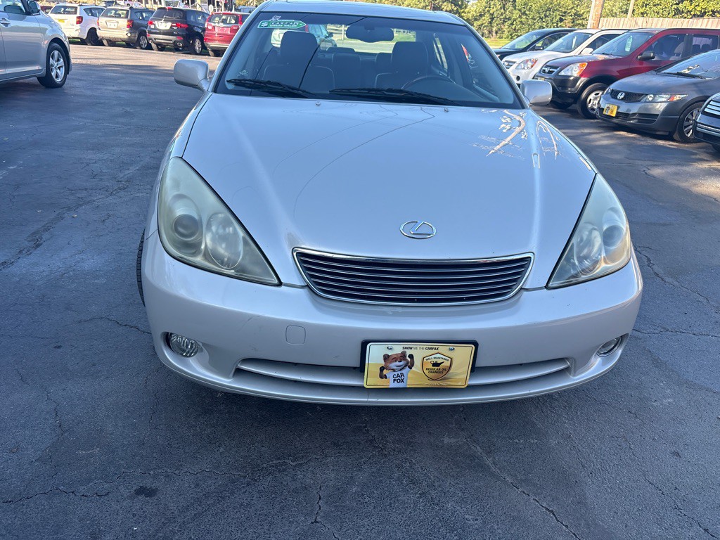 2005 Lexus ES Image 2