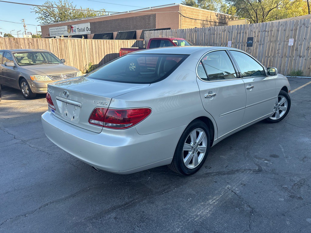 2005 Lexus ES Image 4