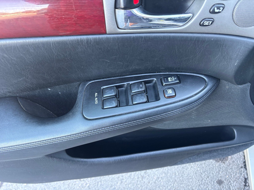 2005 Lexus ES Image 13