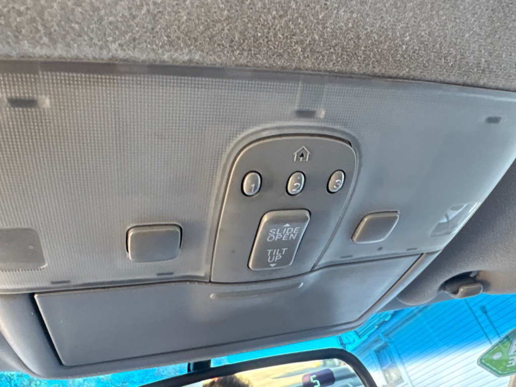 2005 Lexus ES Image 16