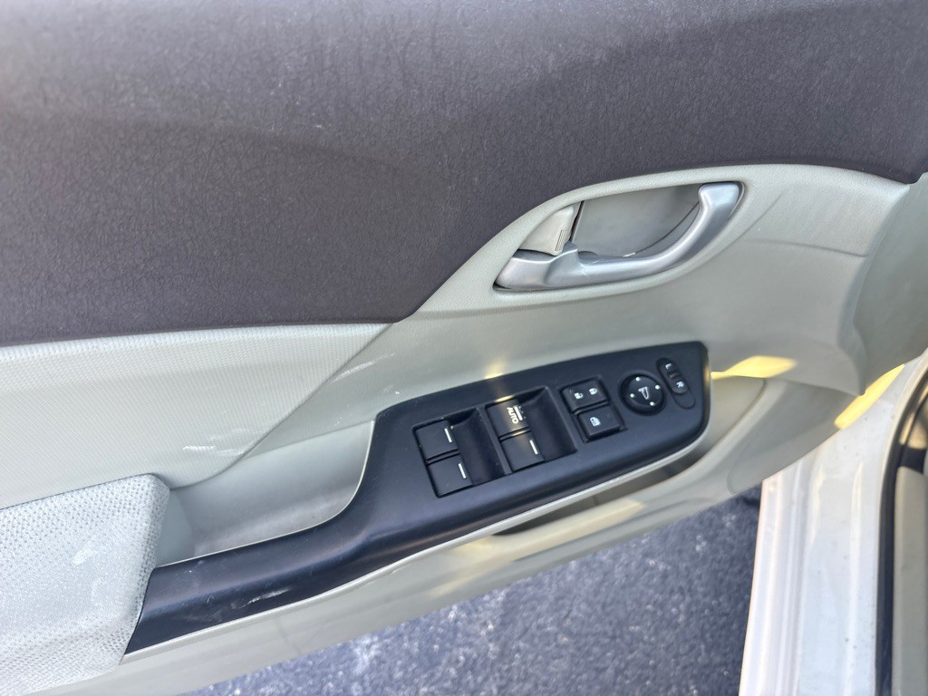 2012 Honda Civic Image 13