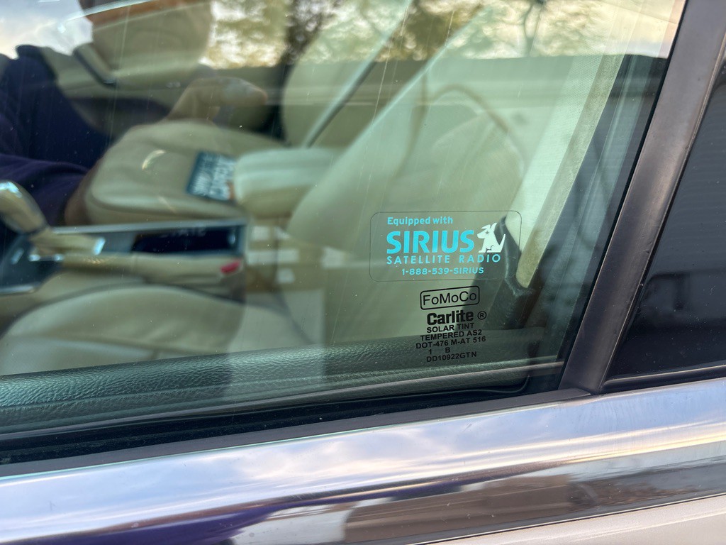 2011 Lincoln MKZ Image 10