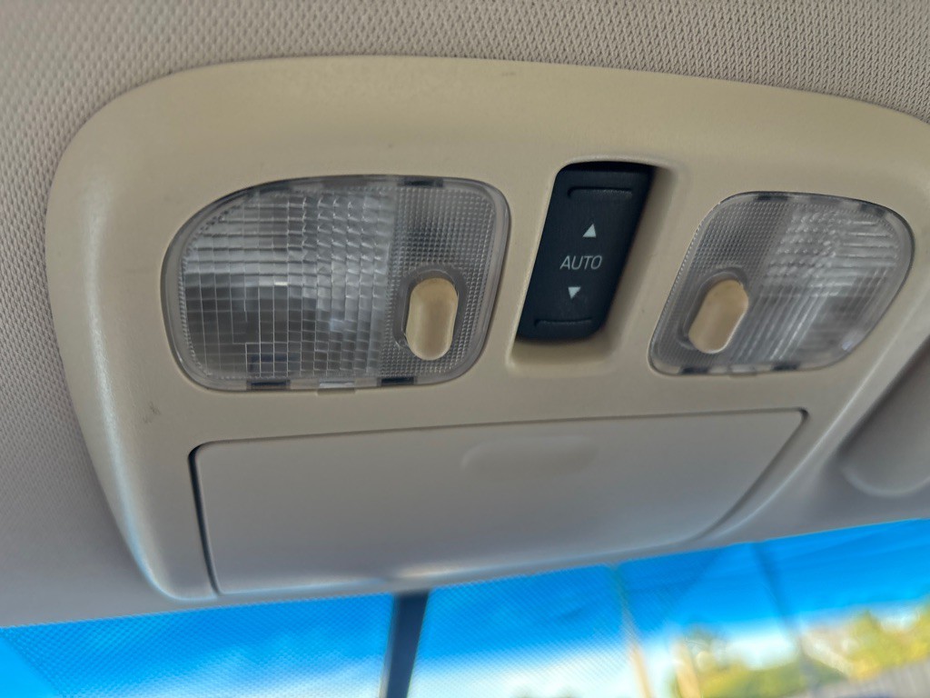 2011 Lincoln MKZ Image 19