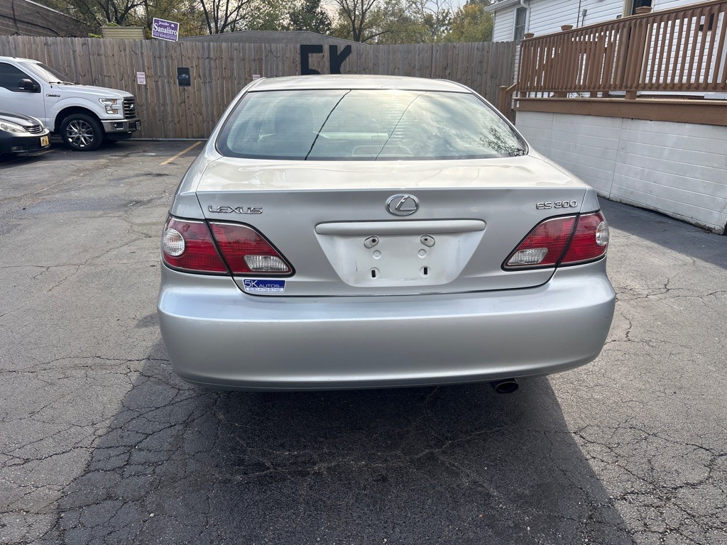 2002 Lexus ES Image 5