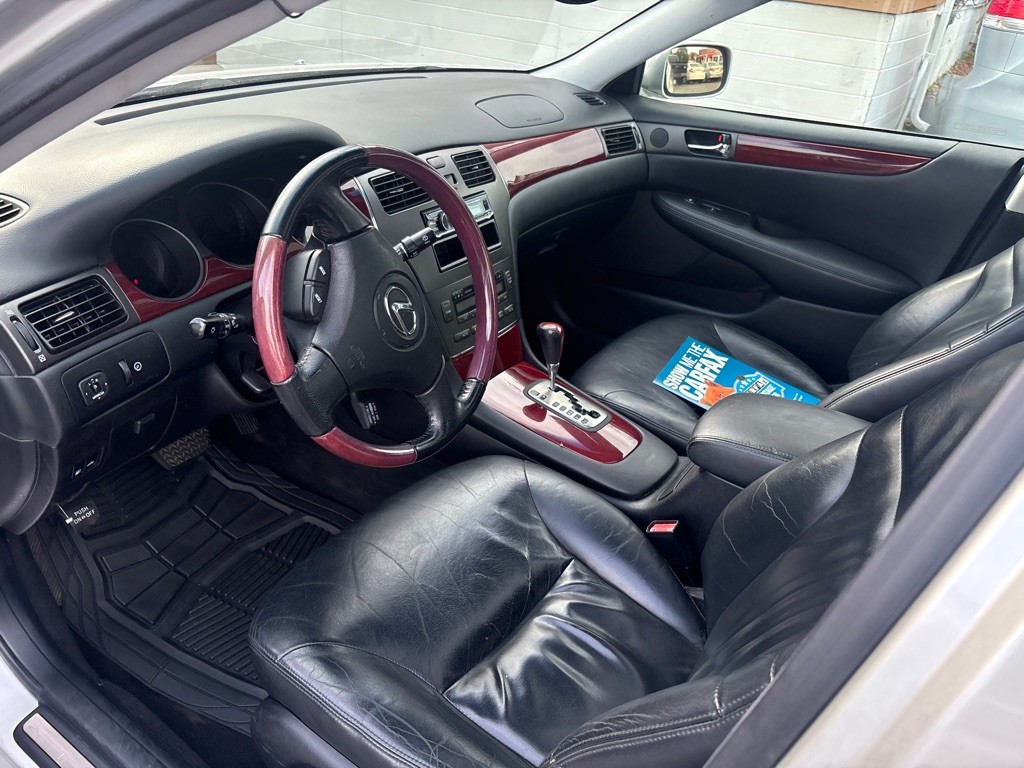 2002 Lexus ES Image 13