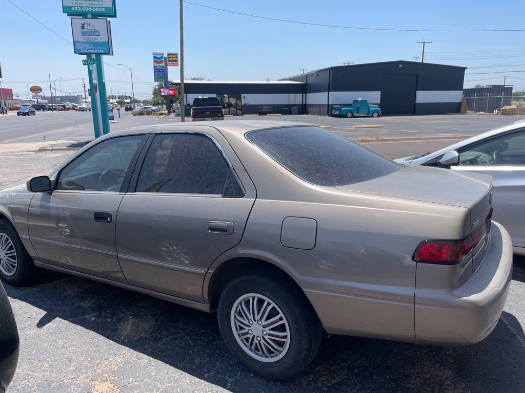 1999 Toyota Camry Image 1