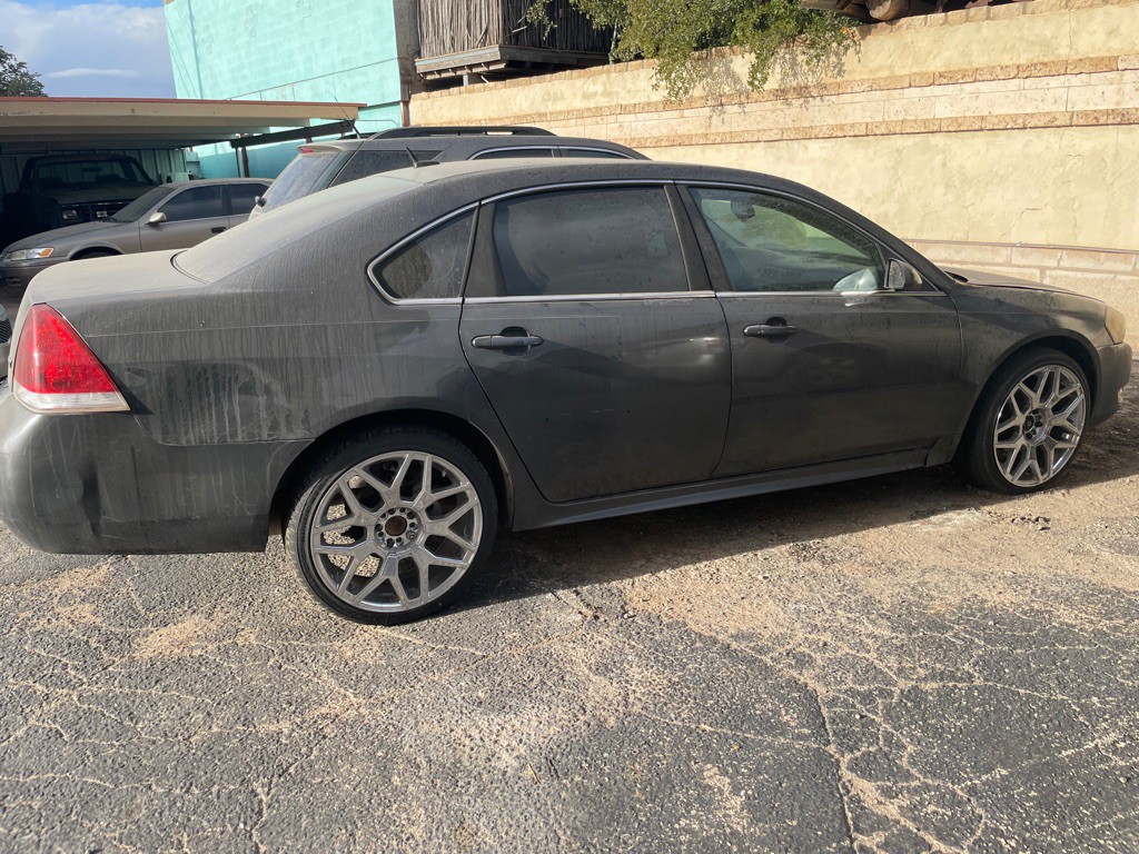 2011 Chevrolet Impala Image 2