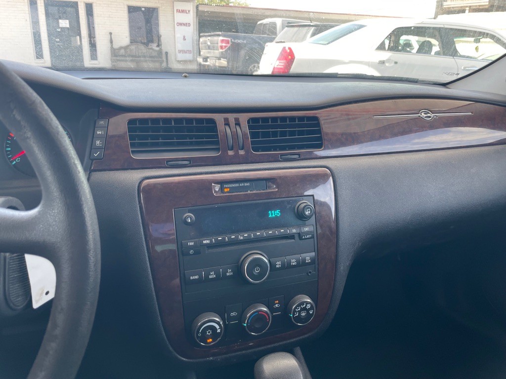 2011 Chevrolet Impala Image 6