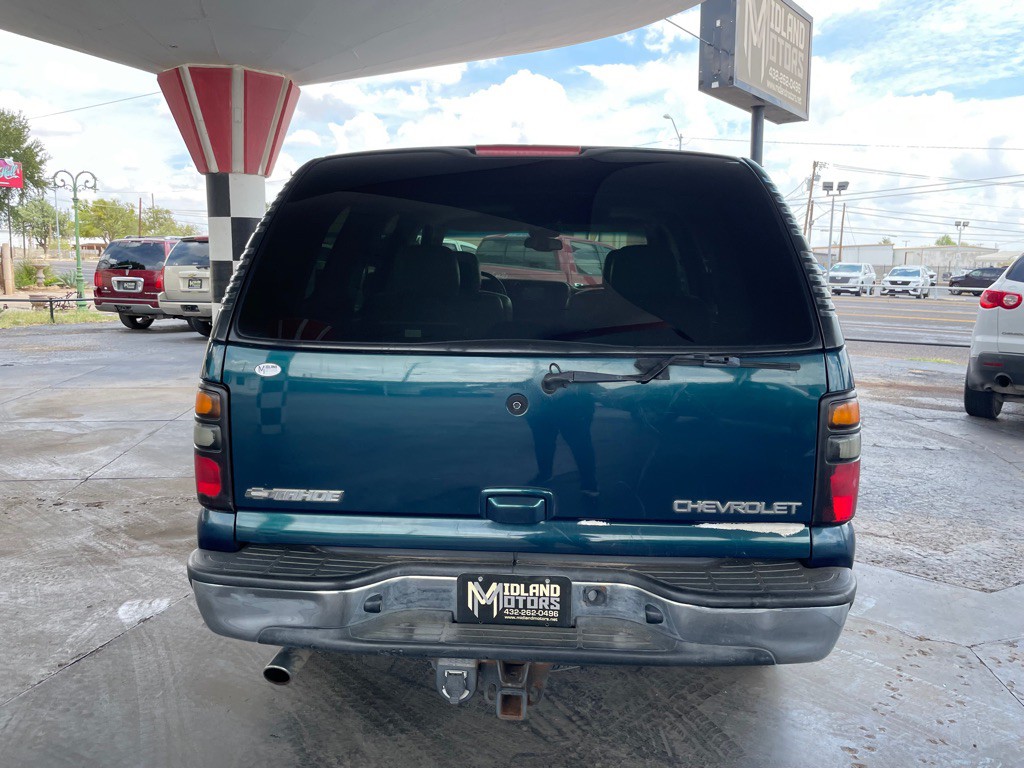 2005 Chevrolet Tahoe Image 2