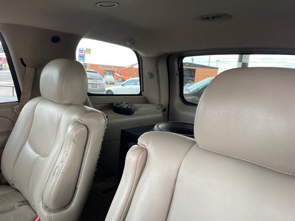 2005 Chevrolet Tahoe Image 12