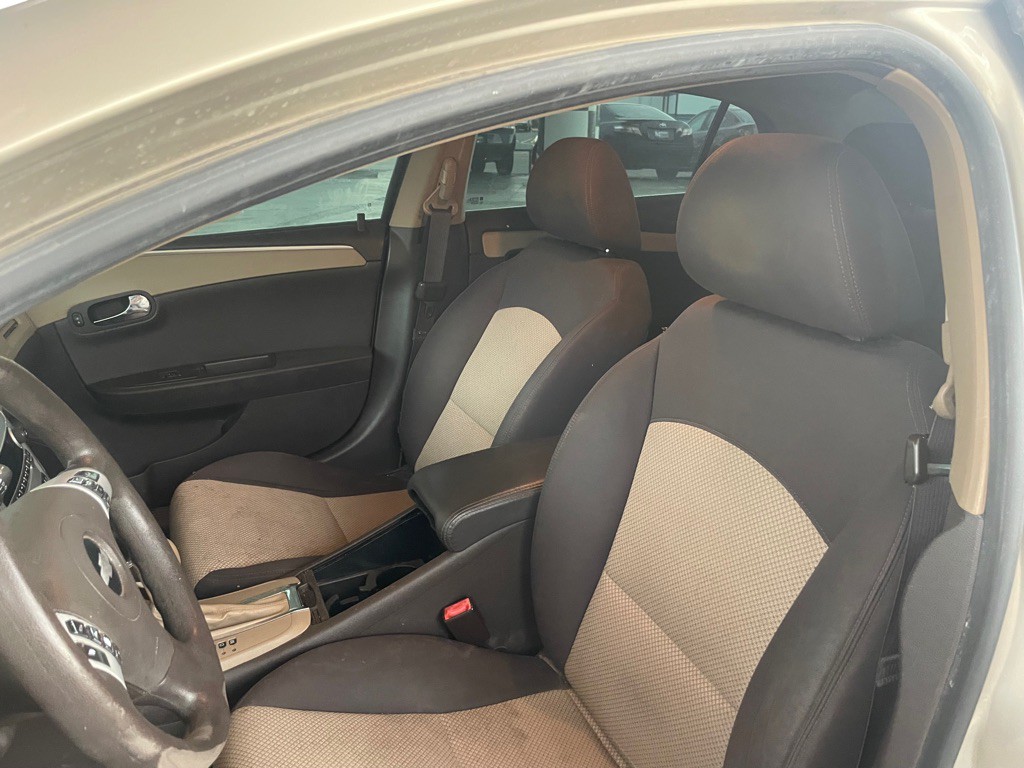 2012 Chevrolet Malibu Image 5
