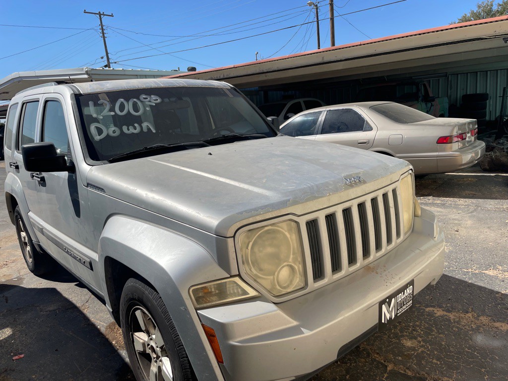 2012 Jeep Liberty Image 2